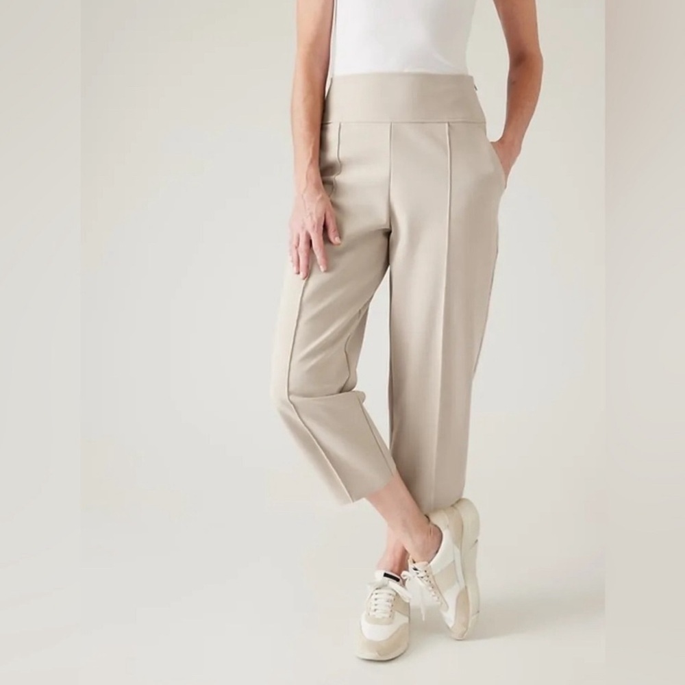 Athleta Stellar Wide Crop‎ Size 16 Cream Tan #533534